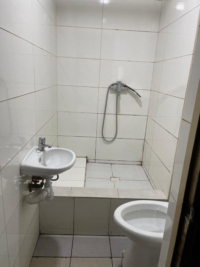 Pitstop Motel Dniprodzerzhyns'k Ngoại thất bức ảnh