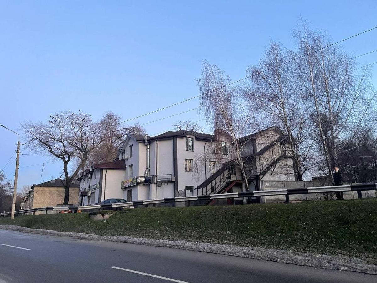 Pitstop Motel Dniprodzerzhyns'k Ngoại thất bức ảnh
