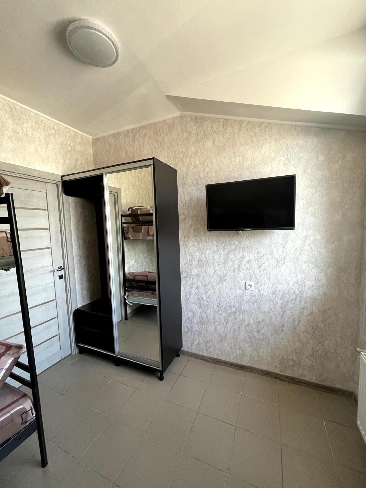 Pitstop Motel Dniprodzerzhyns'k Ngoại thất bức ảnh