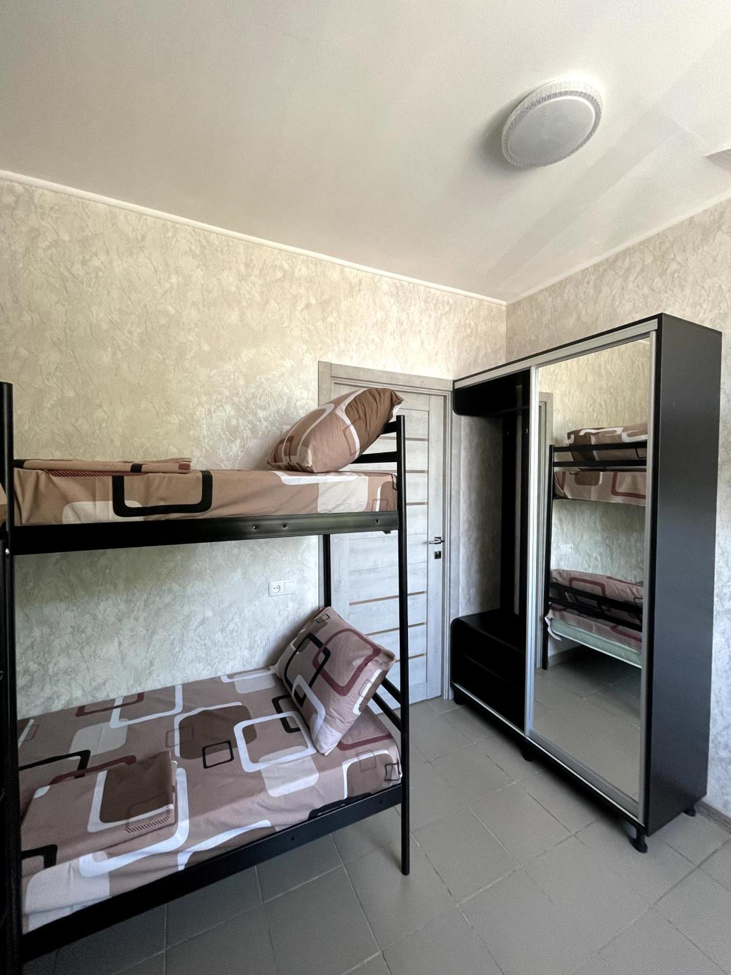 Pitstop Motel Dniprodzerzhyns'k Ngoại thất bức ảnh