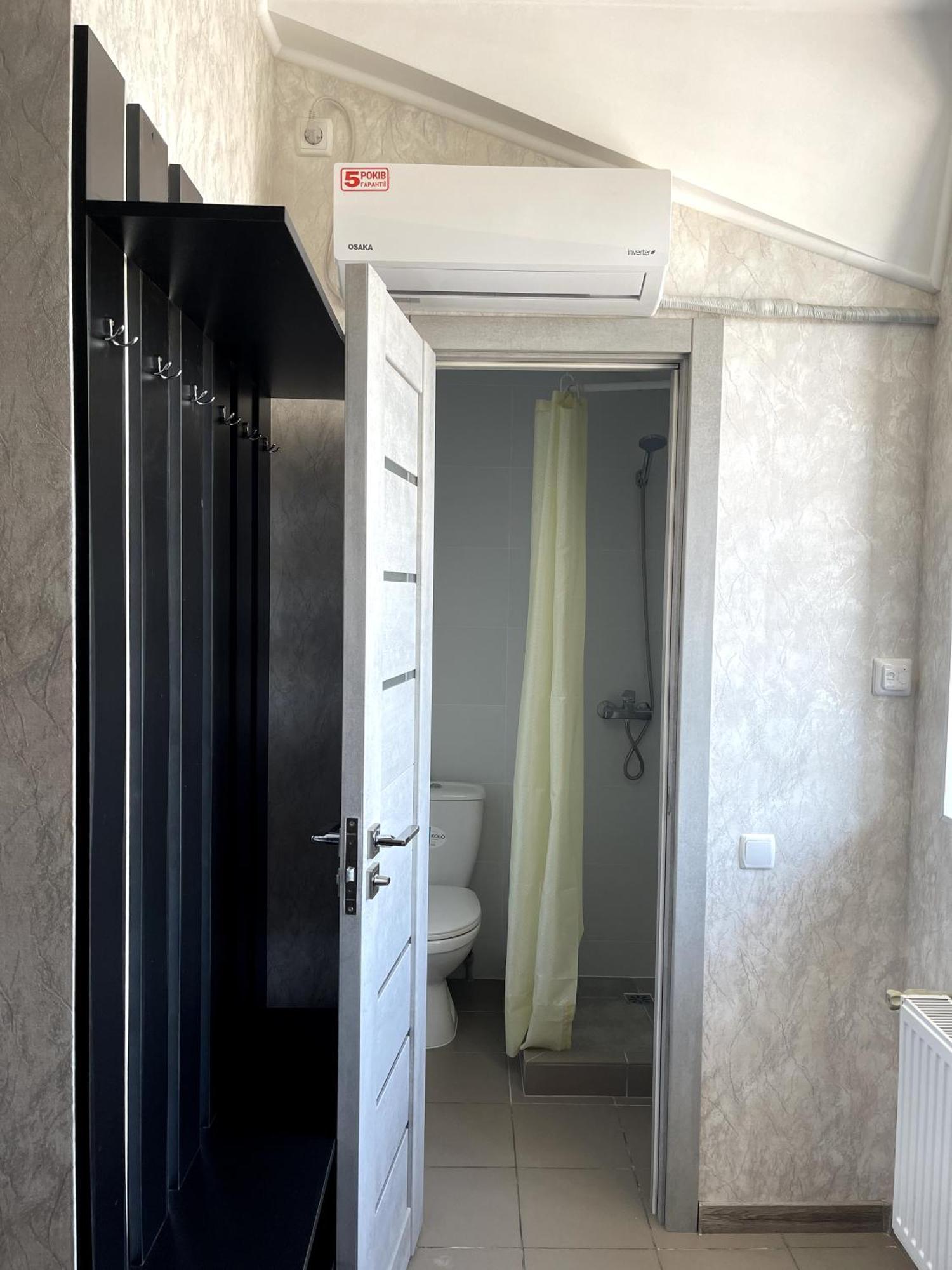 Pitstop Motel Dniprodzerzhyns'k Ngoại thất bức ảnh