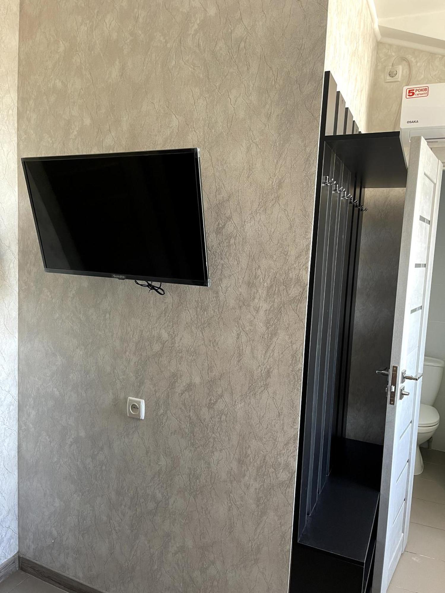 Pitstop Motel Dniprodzerzhyns'k Ngoại thất bức ảnh